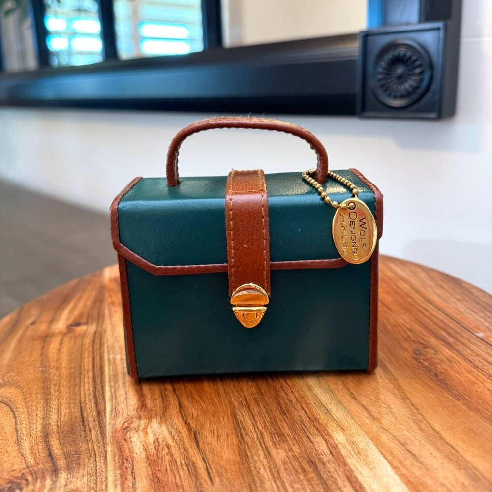 WOLF DESIGNS Green Leather Travel Jewelry Case — Vintage Compact Luxe